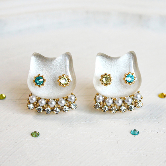 選べる》ネコビジュー イヤリング ピアス （白ネコ）◇ サージカル