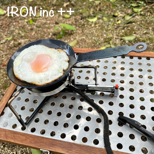 平パン(中)黒 黒皮パン 12cm ハンドル穴開き仕様 その他雑貨 IRON inc++ 通販