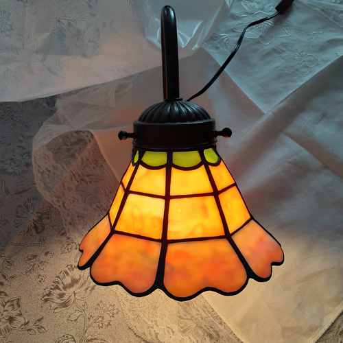 ステンドグラスランプ オレンジ 色彩オレンジ色のランプ オレンジ色のステンドグラス | iichi