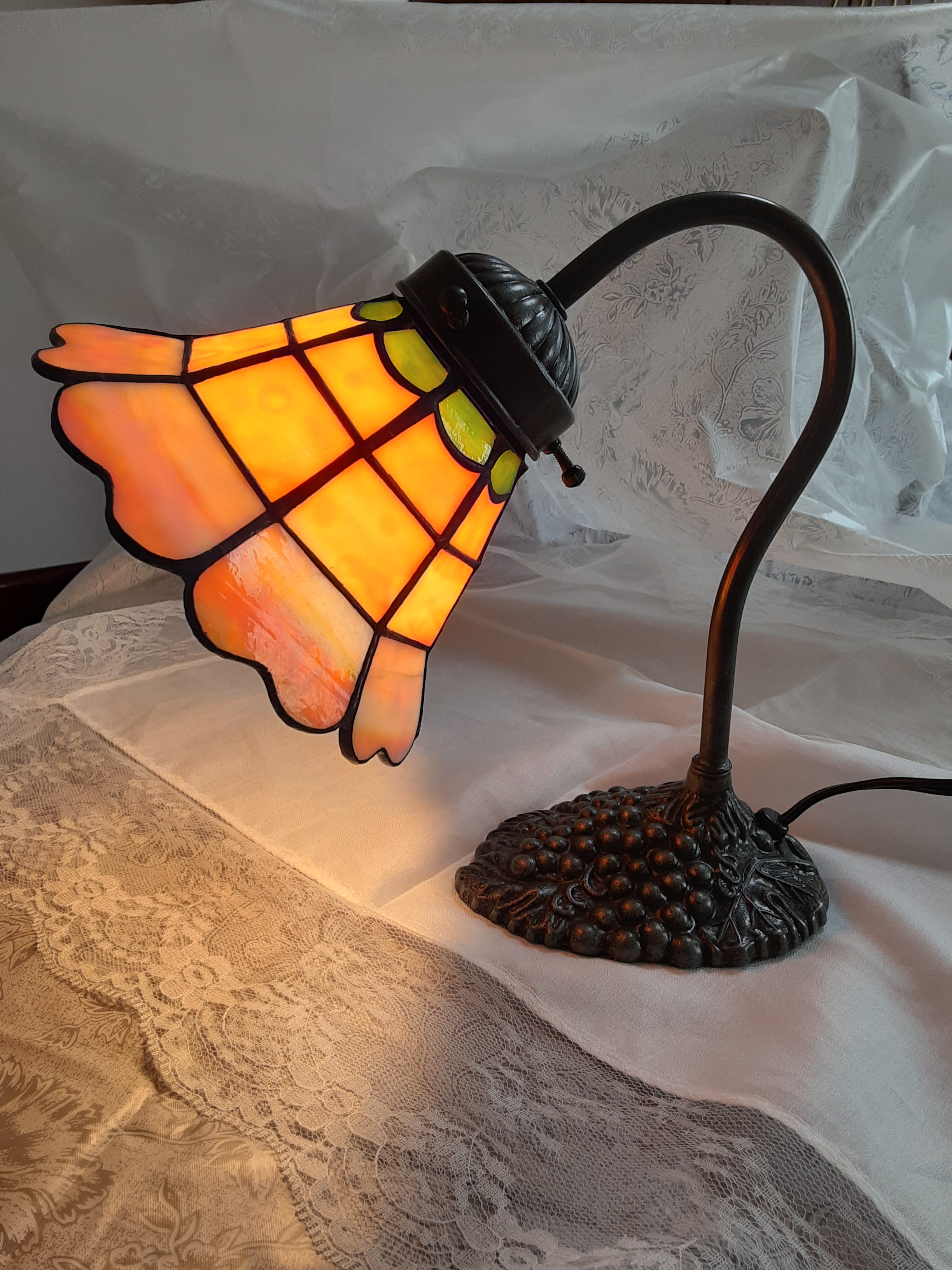 ステンドグラスランプ　花のランプ（送料無料）