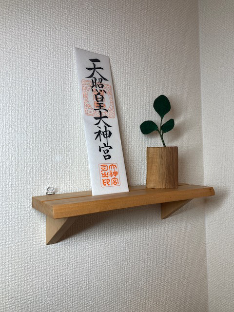 耳(樹皮)付き飾り棚 耳(樹皮)付き飾り棚 耳(樹皮)付き飾り棚 樹皮の耳の形を残した