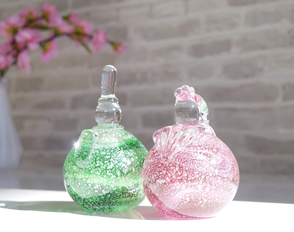 ガラスのお雛様【銀雲母きらり】飾りオプション色々ある雛人形（ひな人形）《箱入り・黒のぬり板付き》