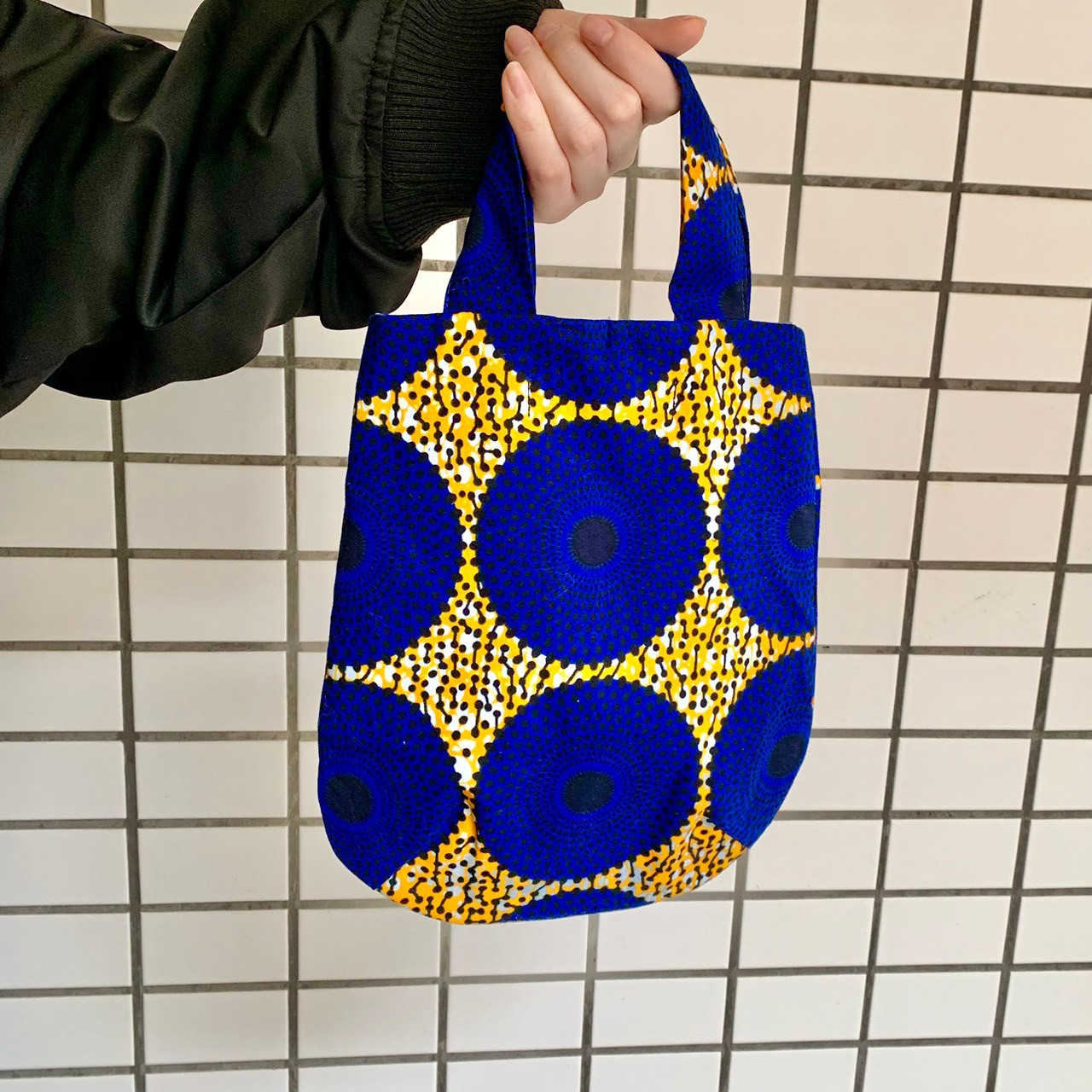 handmade※アフリカンプリント※ミニ手提げ アフリカンプリント タック付きミニトートバッグ（内側 撥水生地