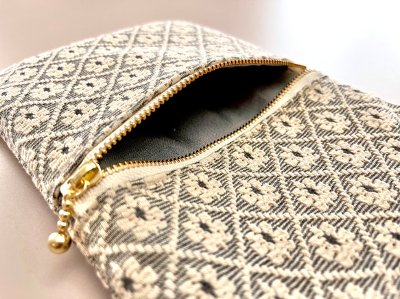 トレリスデイジーのポシェット　ジャガード生地　スマホポシェット　スマホポーチ　スマホショルダー 7枚目の画像