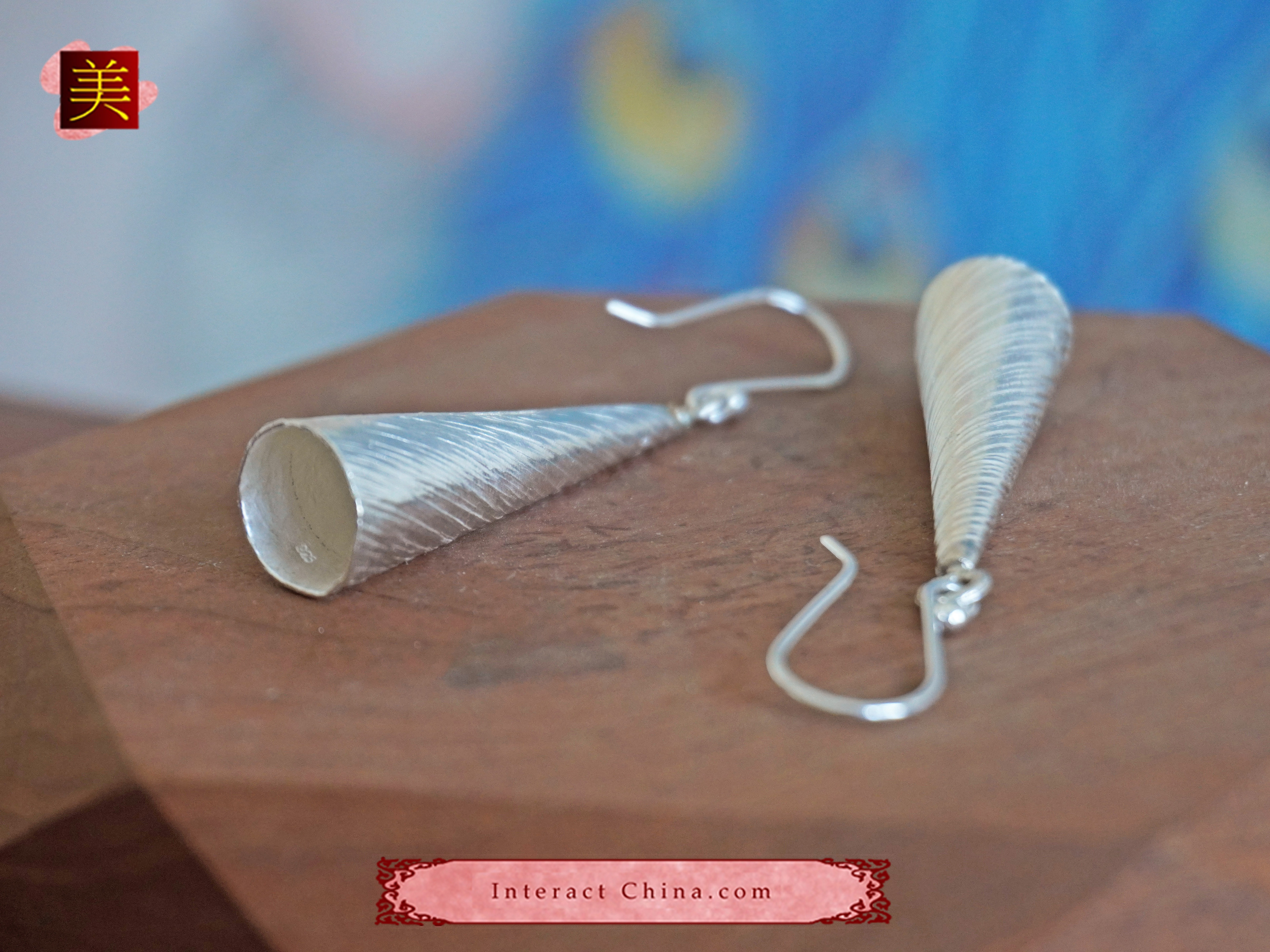 銀純度99％以上のピュアシルバージュエリーアート職人手作りのピアス＃177