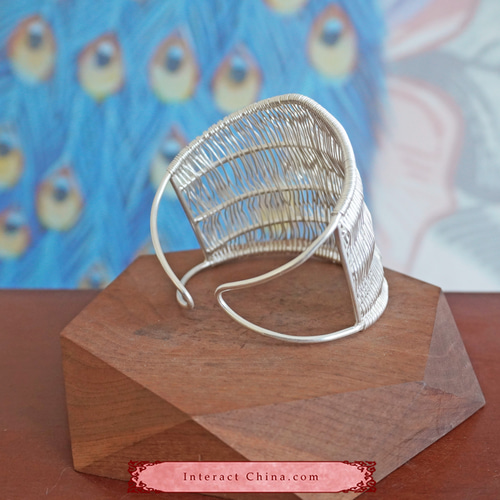 シルバー 幾何学模様 カフブレスレット シルバー 幾何学模様 カフブレスレット