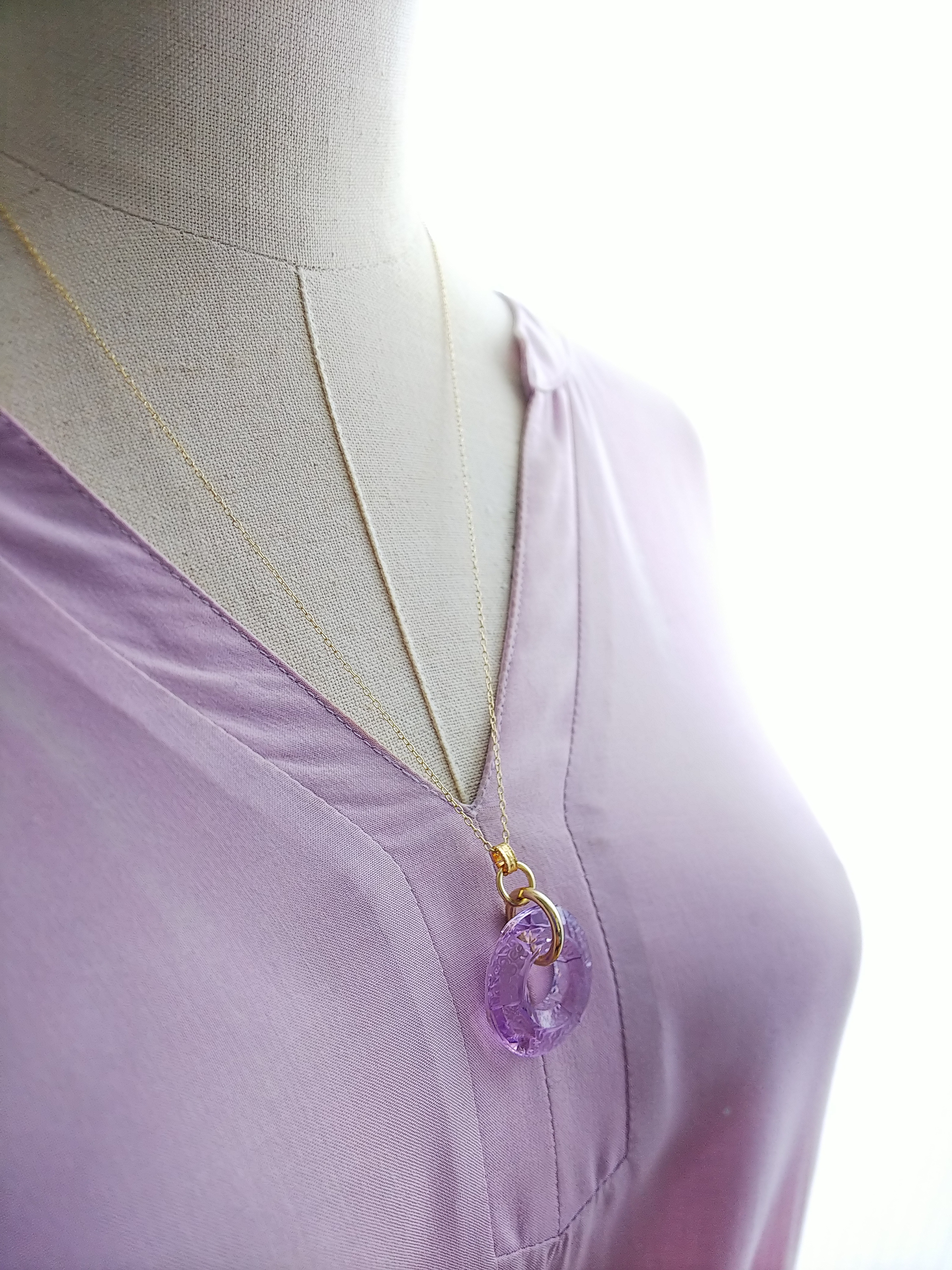 1930年代　美しい藤色・ドーナツ型のお花のアールデコGlass　クラシカルネックレス