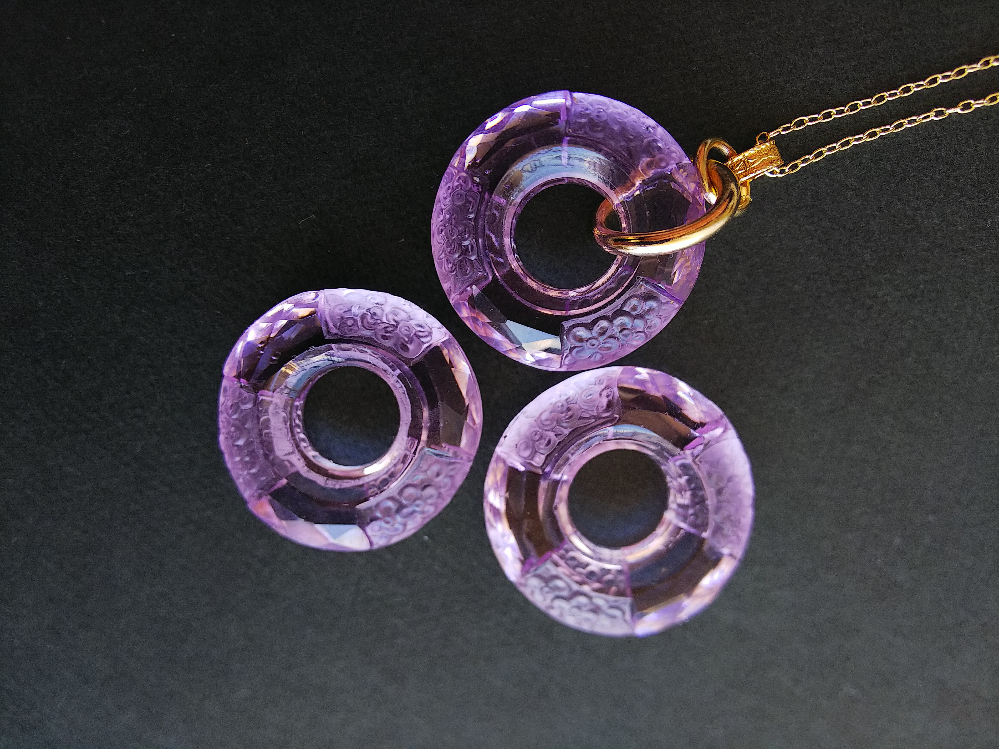 1930年代　美しい藤色・ドーナツ型のお花のアールデコGlass　クラシカルネックレス