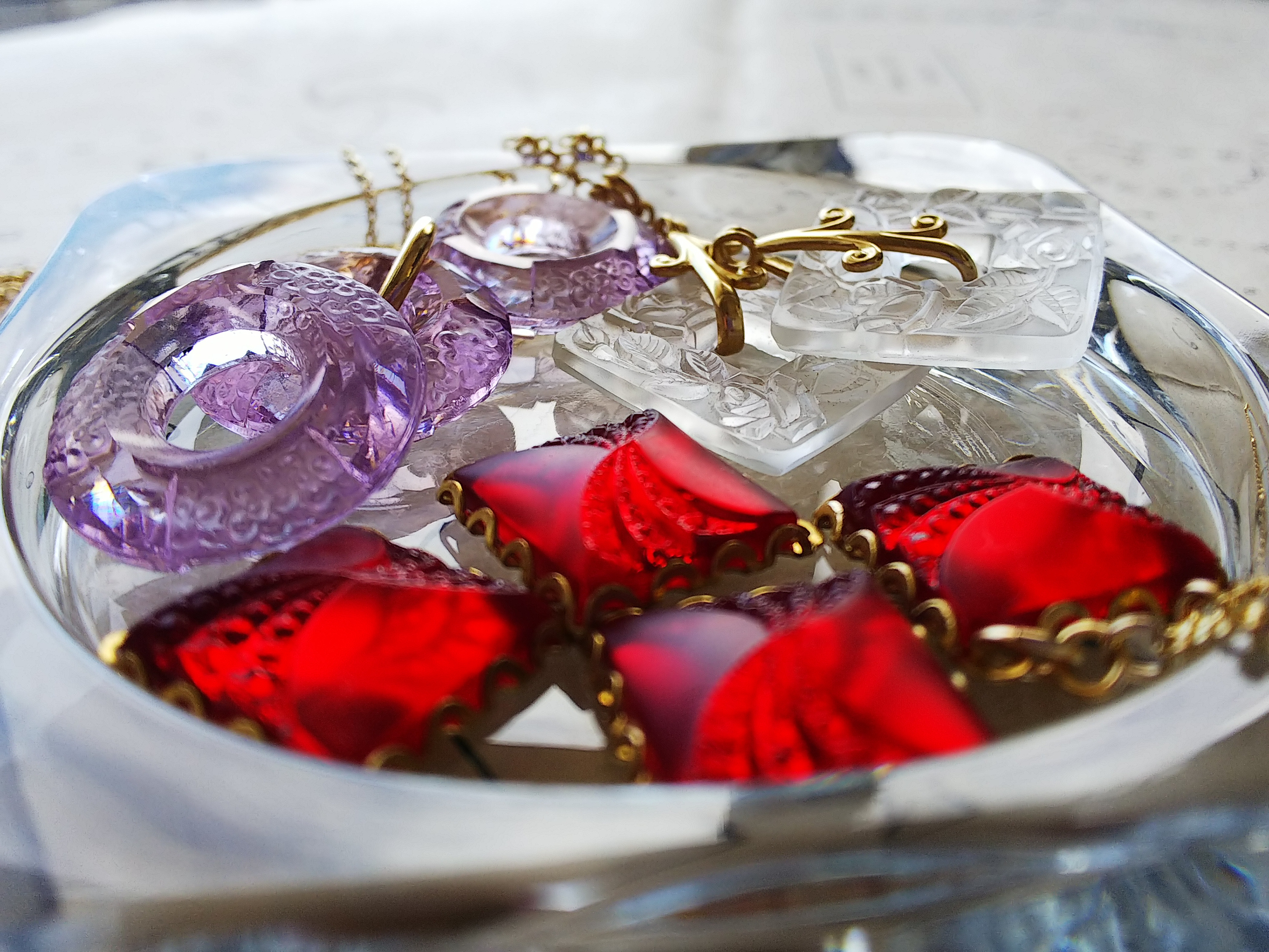 1930年代　美しい藤色・ドーナツ型のお花のアールデコGlass　クラシカルネックレス