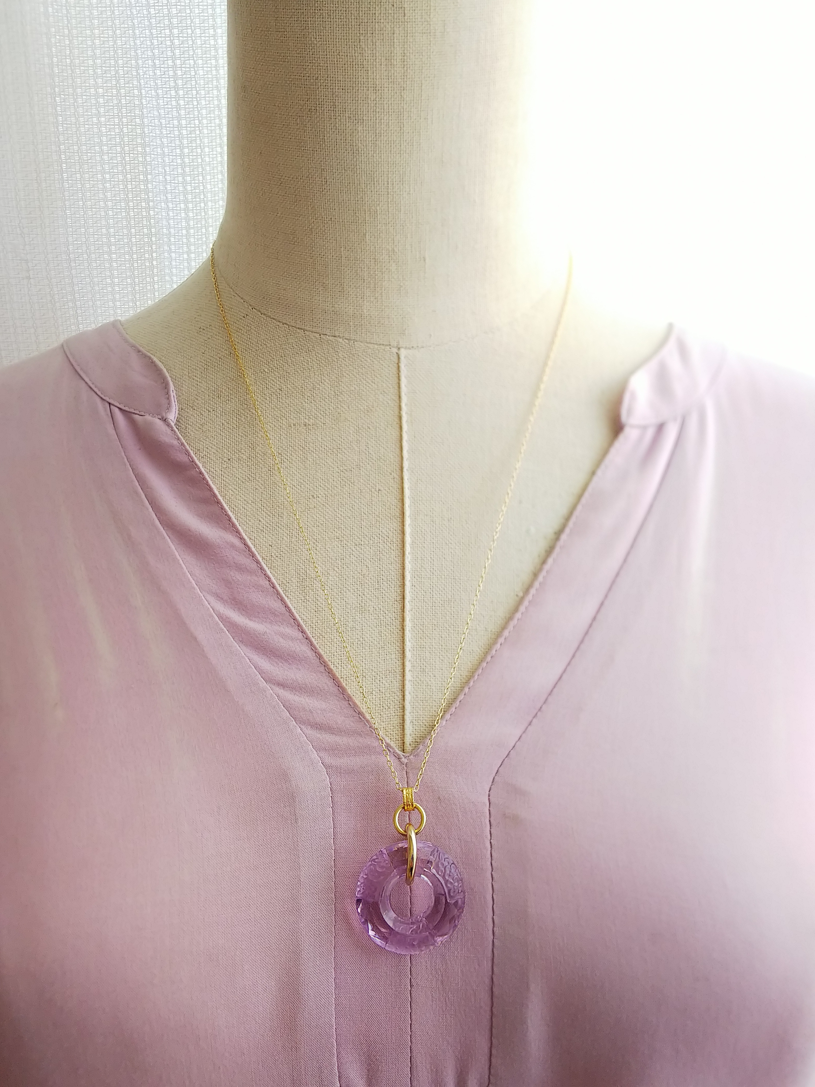 1930年代　美しい藤色・ドーナツ型のお花のアールデコGlass　クラシカルネックレス