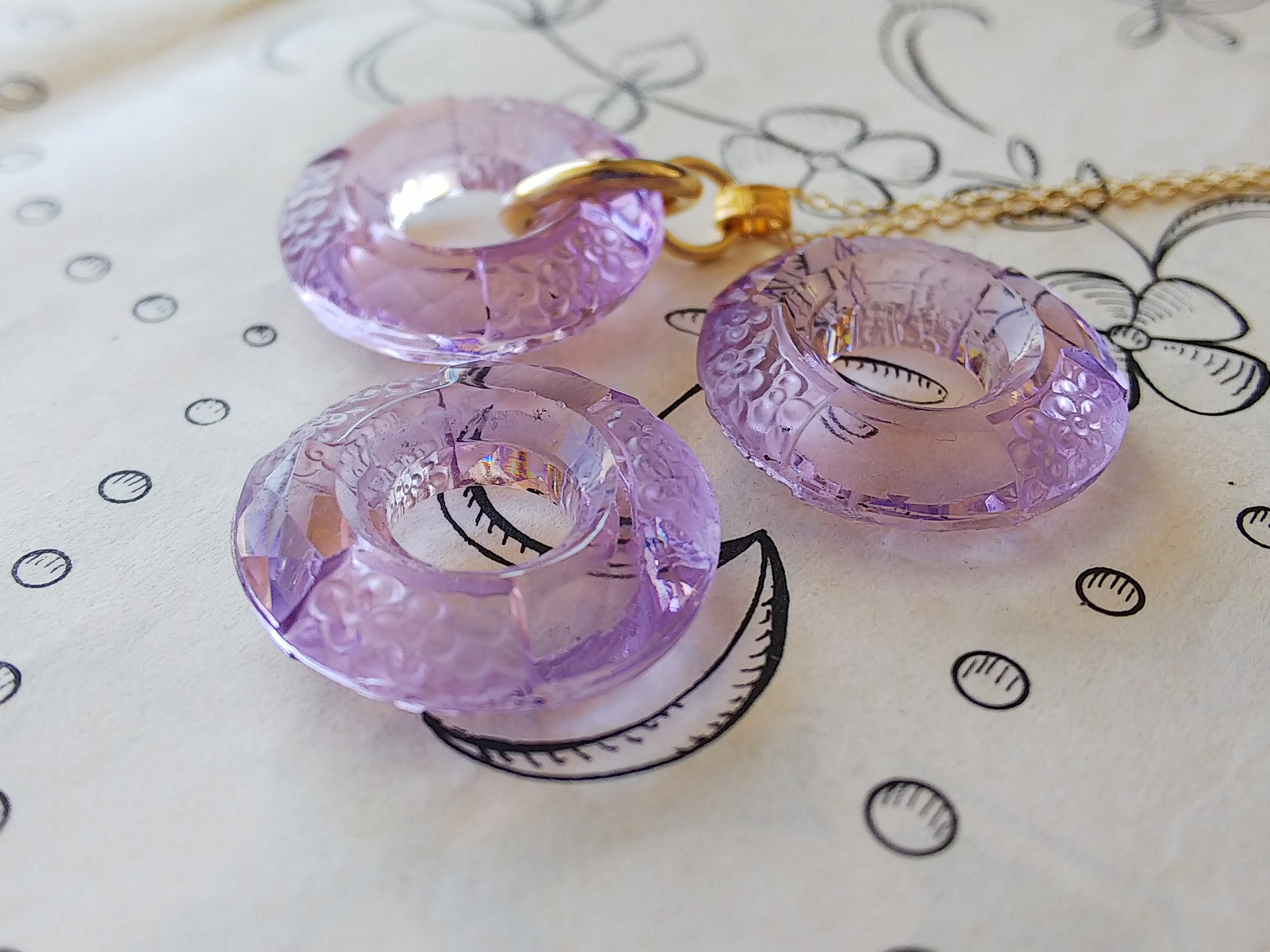 1930年代　美しい藤色・ドーナツ型のお花のアールデコGlass　クラシカルネックレス