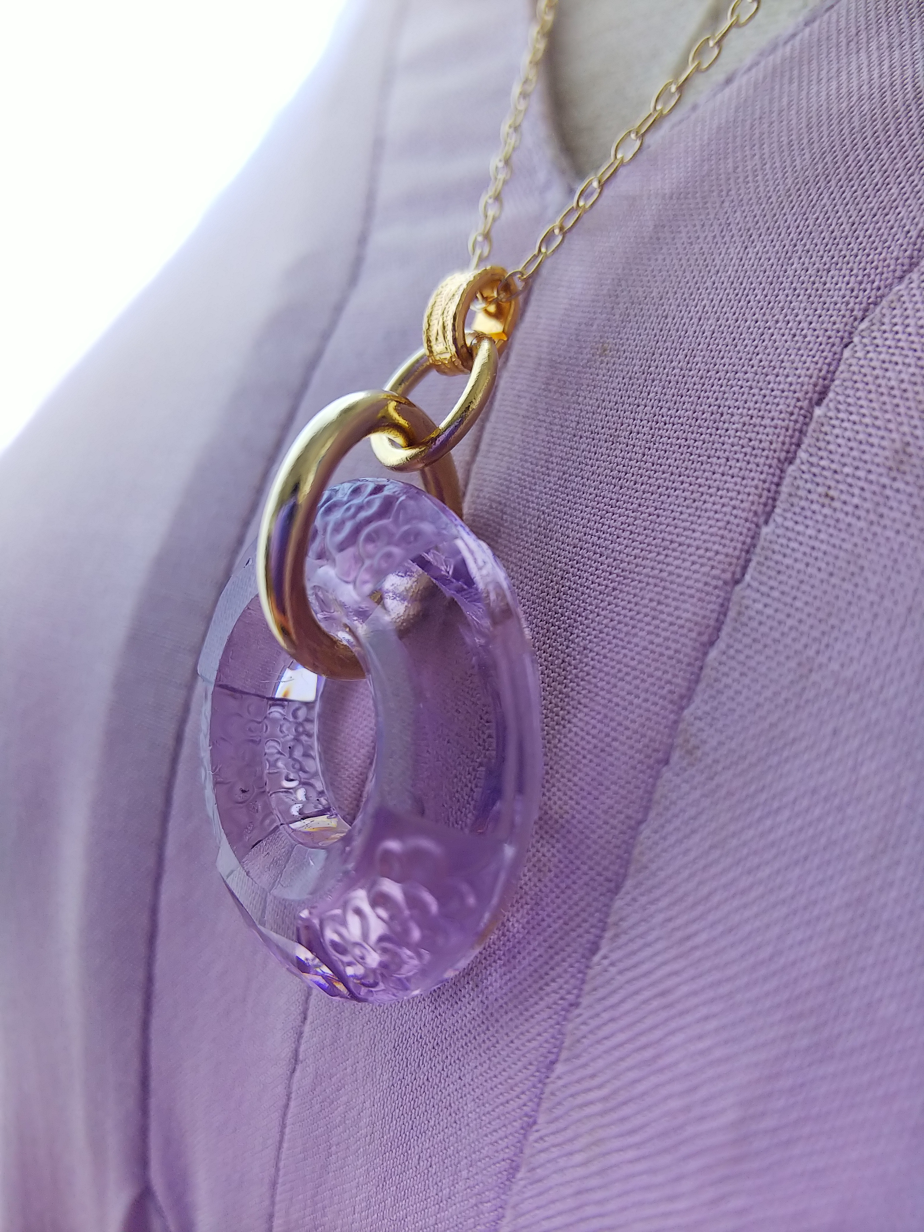 1930年代　美しい藤色・ドーナツ型のお花のアールデコGlass　クラシカルネックレス