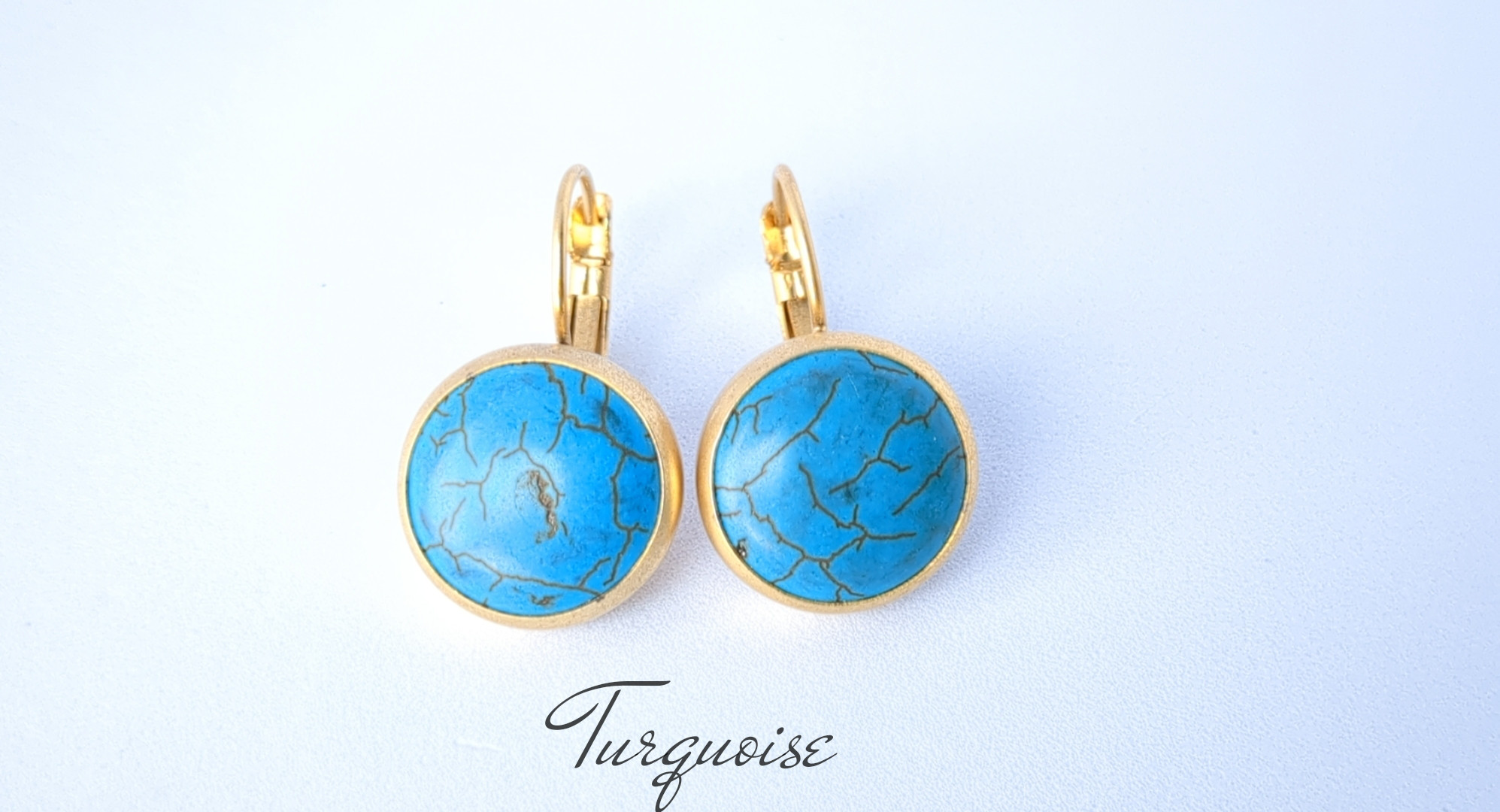 新作「Turquoise」の世界でひとつの天然石ピアス
