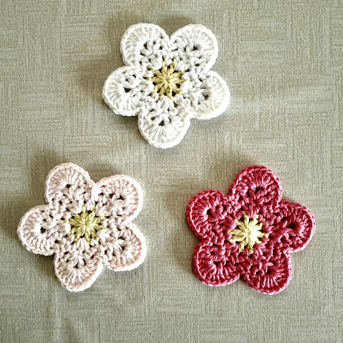 梅の花 手編み ドイリー コースター 茶托 ガーランド アップリケ 3枚