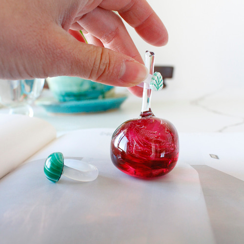 アンティーク　ガラスリングホルダーセット　クランベリーガラス glass cherry -wind- リングホルダー 一点物 さくらんぼ