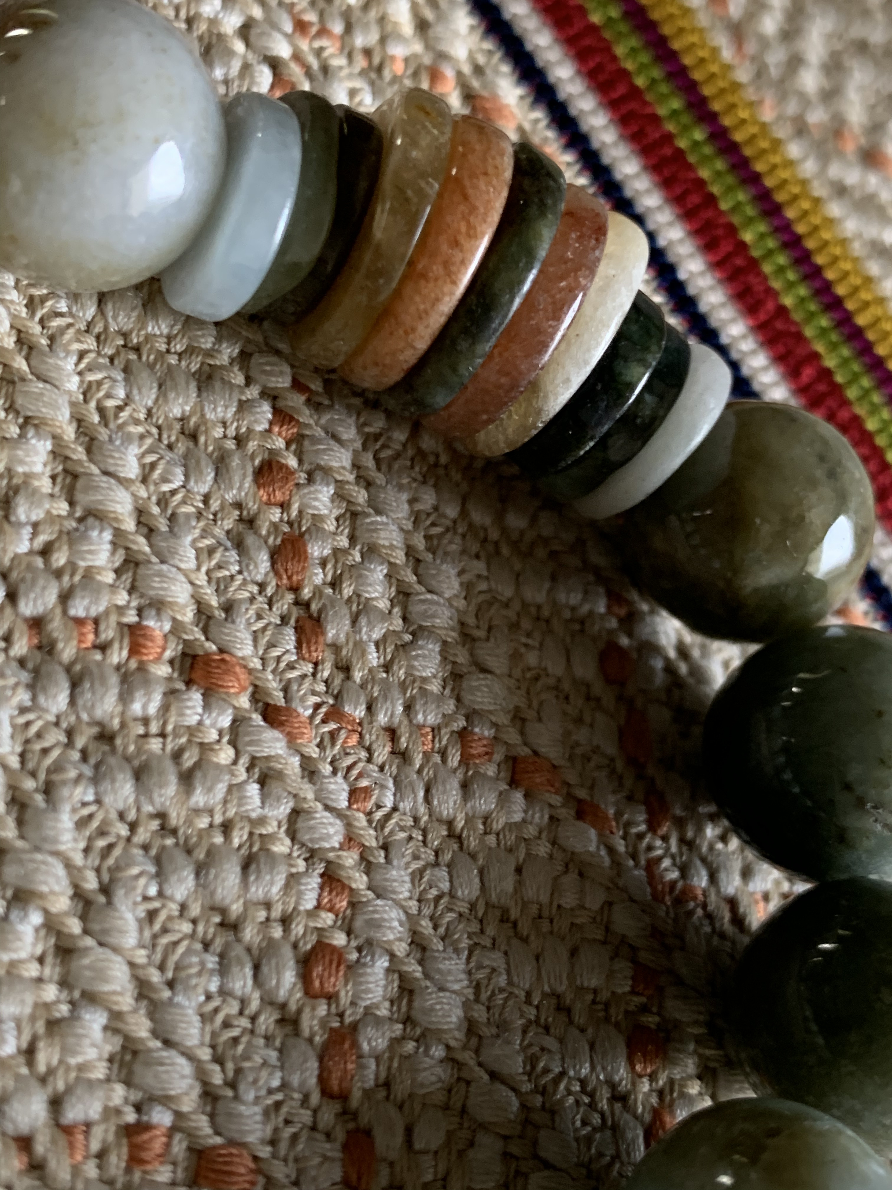 ビンテージミャンマー翡翠とたくさんの平安翡翠のみでお繋ぎしましたブレスレット