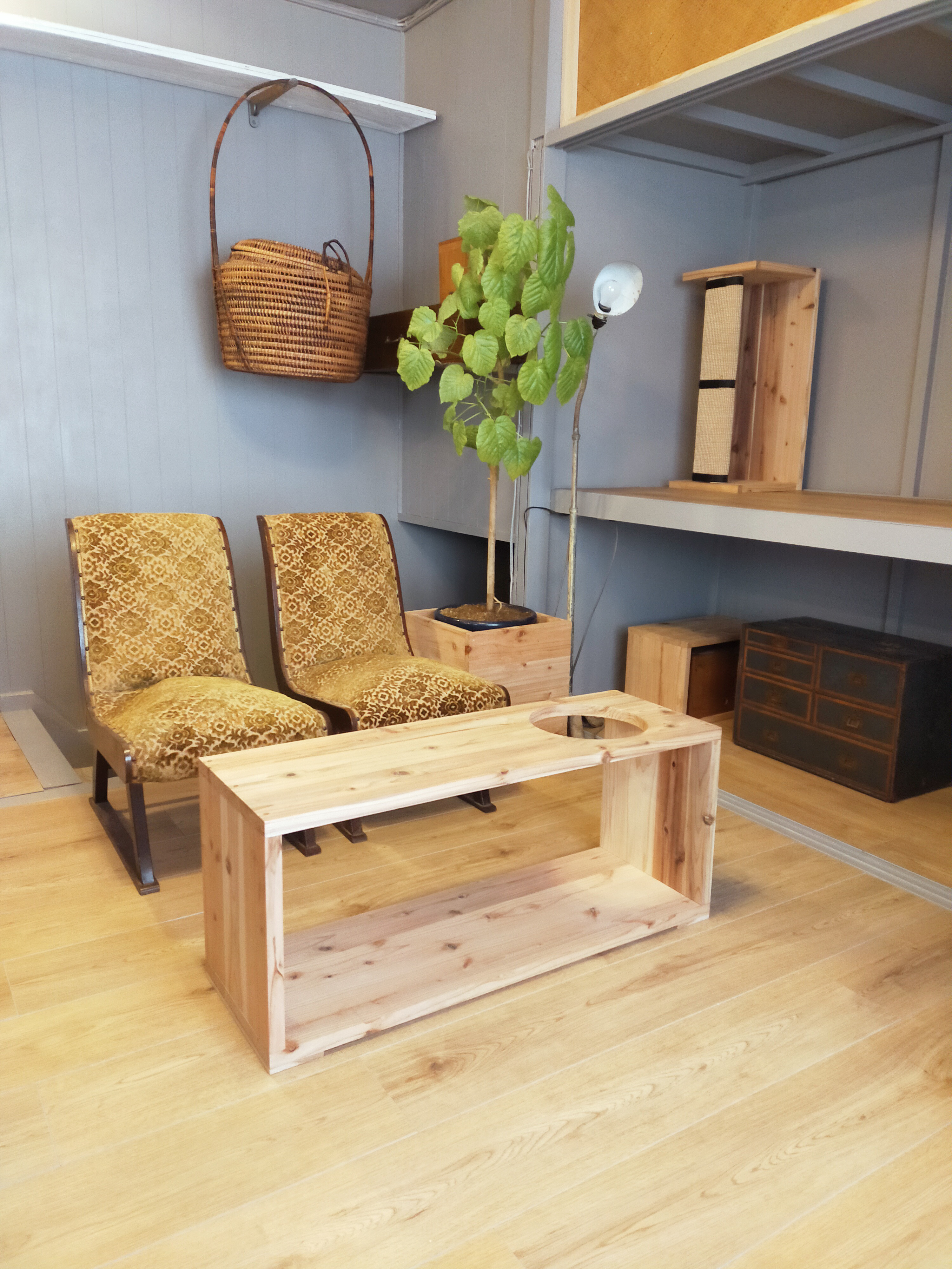 ネコ部屋什器２号　猫穴ティーテーブル