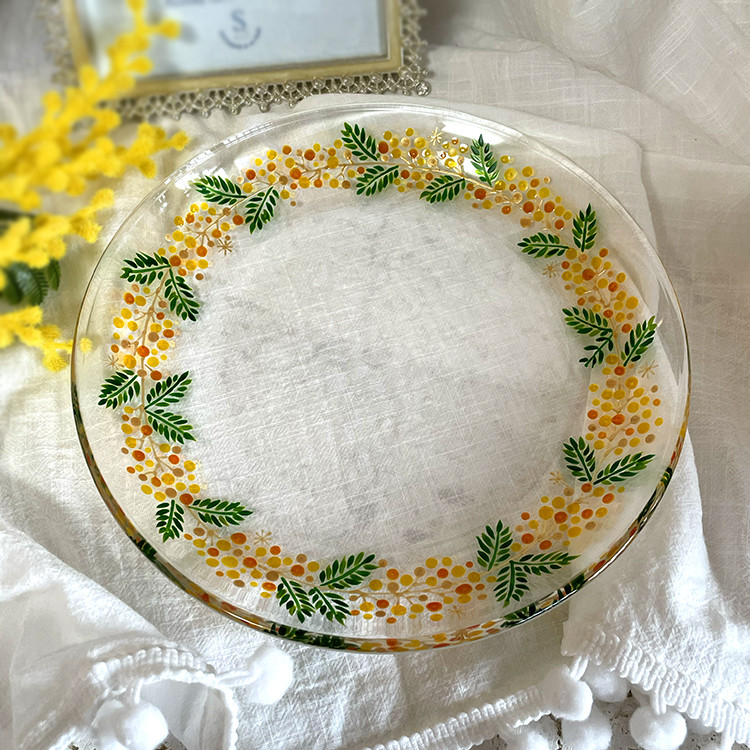 春を彩るミモザ21cmガラスプレート　手描き/記念日/お祝い/名入れ（有料）