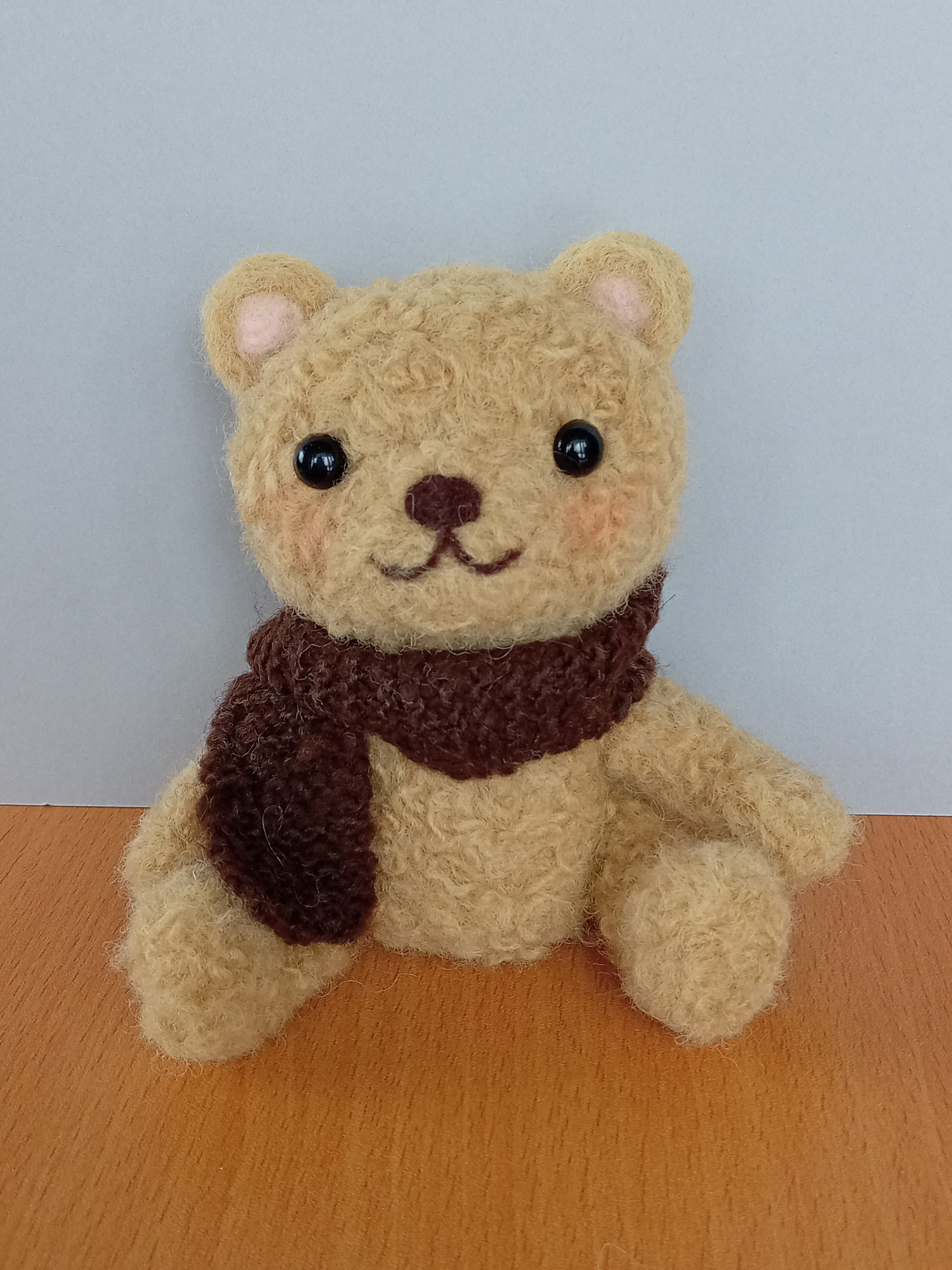 草木染めの巻き毛のテディベア(薄茶色)