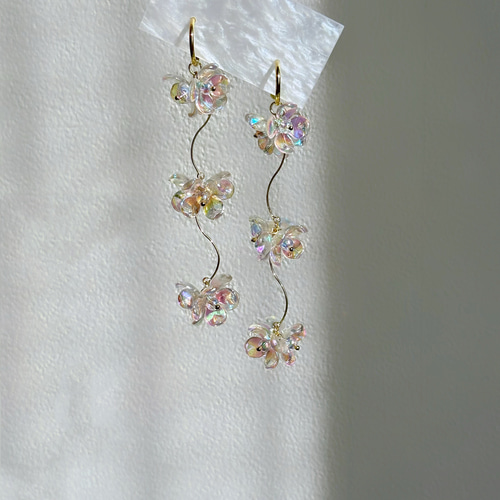 クリア フラワー オーロラ 花びら 透明 ピアス イヤリング