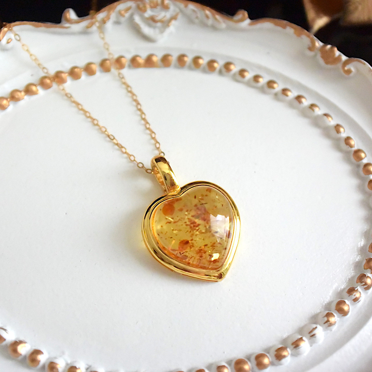 Silver925 バルト海産 天然アンバーのハート型ネックレス　ゴールド