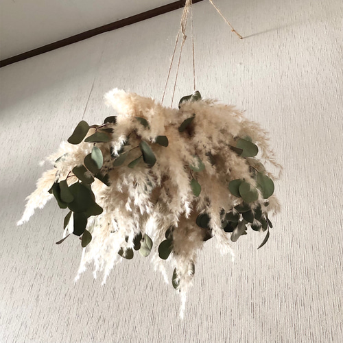 パンパスグラス フライングリース 33～37cm ＊ ホワイトフェザー リース 特価】パンパスグラス ユーカリ フライングリース 34～38cm