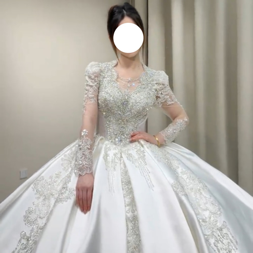輝きな光彩を放つ vネック 半袖可能 プリンセスライン 花嫁 姫様