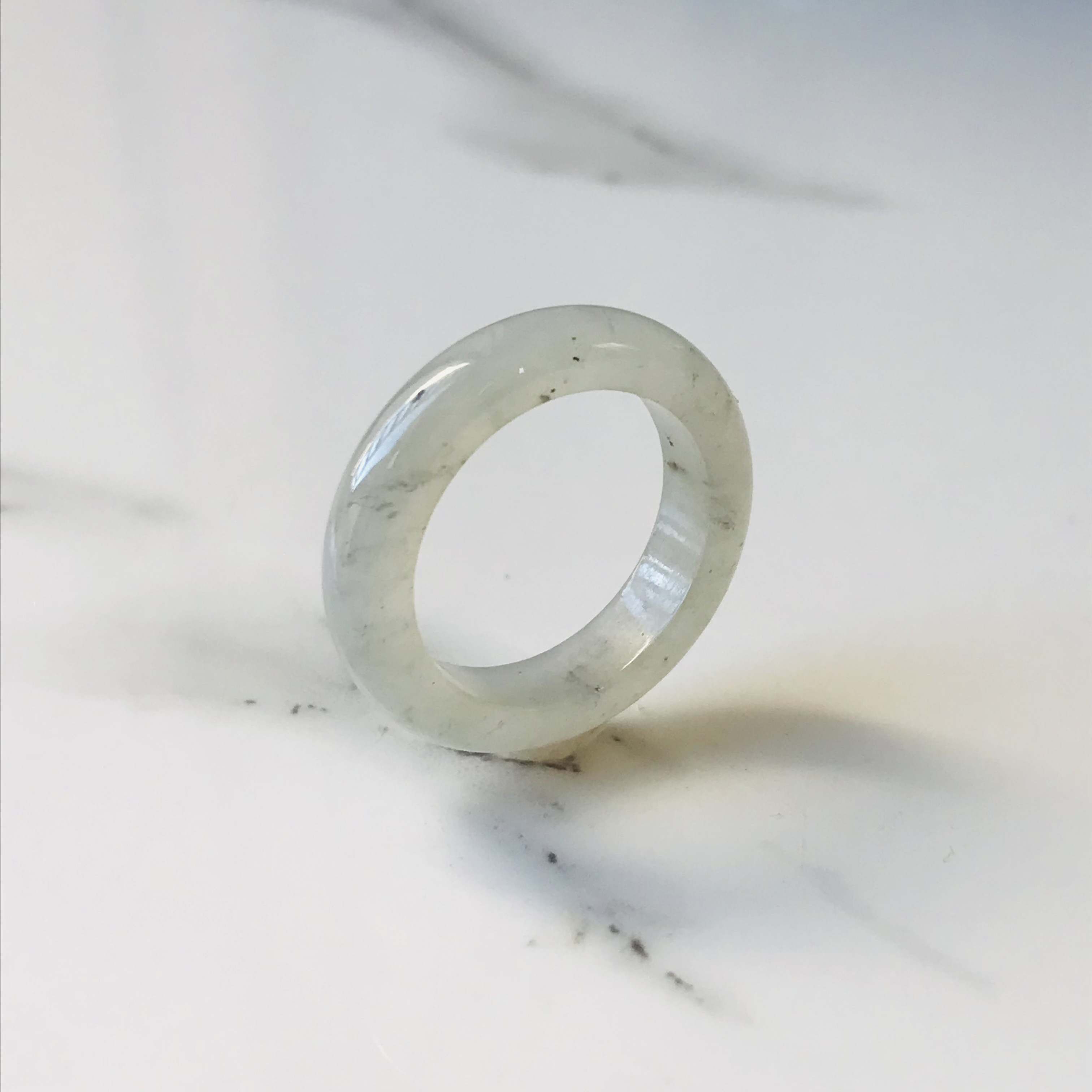 [R300-0140］ ジェイド　JADE ヒスイ　本翡翠　くりぬき　リング　天然石　一点物　ミャンマー産　13号　指輪