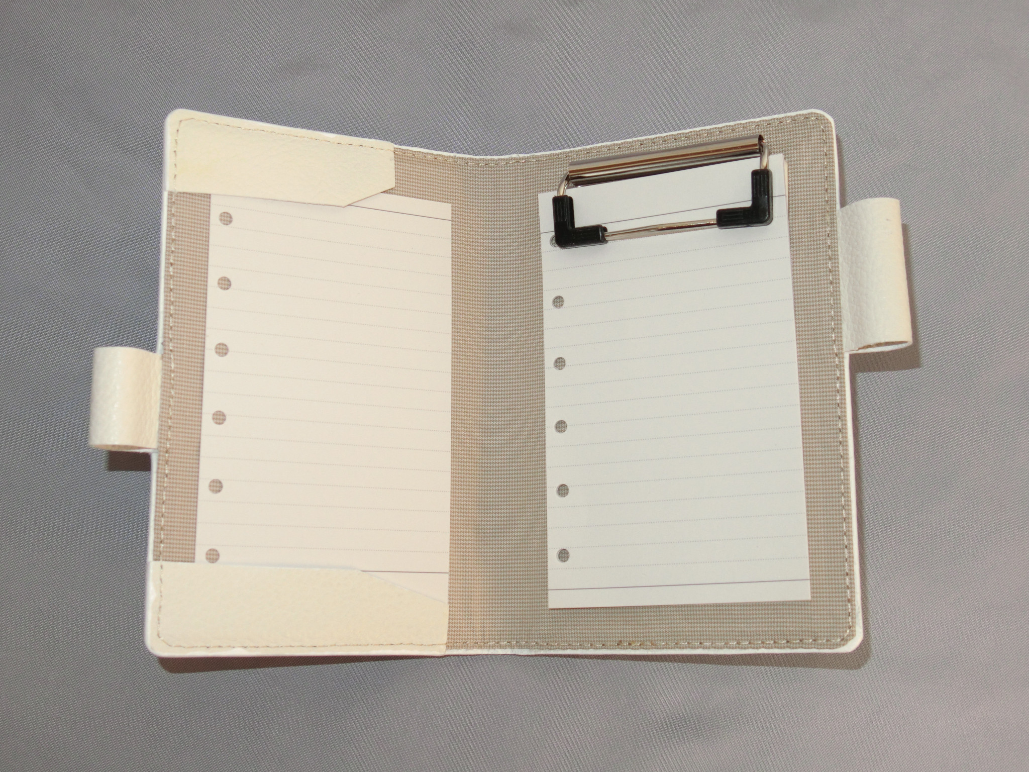 牛革6穴ﾘﾌｨﾙｸﾘｯﾌﾟﾎﾞｰﾄﾞ