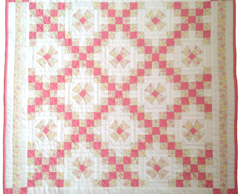 パッチワークキルトタペストリー ☆パッチワークキルト：ナインパッチのタペストリーPatchwork Quilt