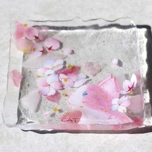 ✨ピンク猫金色花吹雪桜硝子角皿✨ガラス皿✨敬老の日✨誕生日