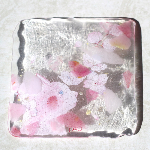 ✨ピンク猫金色花吹雪桜硝子角皿✨ガラス皿✨敬老の日✨誕生日