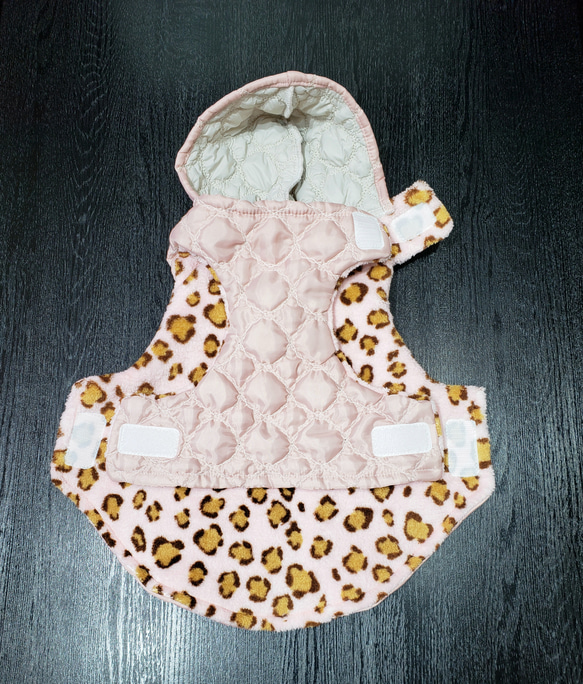 犬服♪フード付き防寒着(着脱簡単！首元と両脇でマジックテープ止め)(小型犬ML) 7枚目の画像