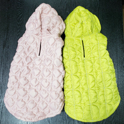 犬服♪フード付き防寒着(着脱簡単！首元と両脇でマジックテープ止め)(小型犬ML) 1枚目の画像