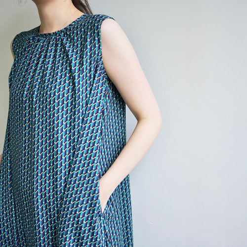 シグゼーン ノースリーブ膝丈ワンピース sigzane ハワイ島ヒロ