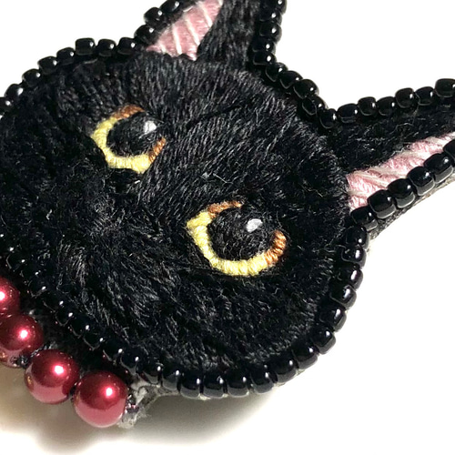 黒猫】手刺繍ブローチ 2way仕様(バッグチャームオプションあり) 愛猫と