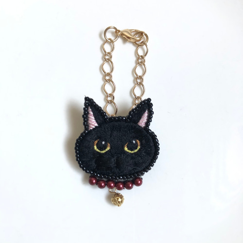 黒猫】手刺繍ブローチ 2way仕様(バッグチャームオプションあり) 愛猫と