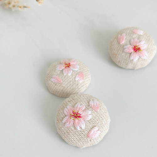 刺繍ブローチ　専用商品 桜の刺繍ブローチ Sサイズ〈ヘアゴムに変更可〉【受注制作