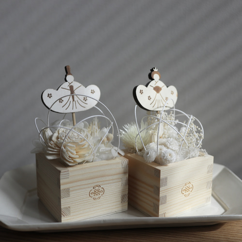 ひな祭り】ミニお雛様の枡アレンジメント2体セット プリザーブド