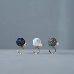 1粒糸玉とパールのイヤーカフ〈片耳用〉 4枚目の画像