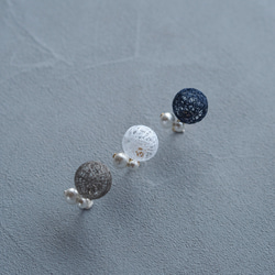 1粒糸玉とパールのイヤーカフ〈片耳用〉 12枚目の画像