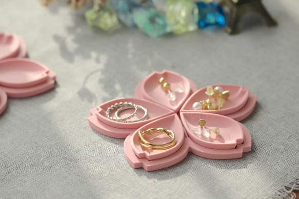桜＆桜の花びらモチーフ　アクセサリートレー＆小物入れ 2枚目の画像