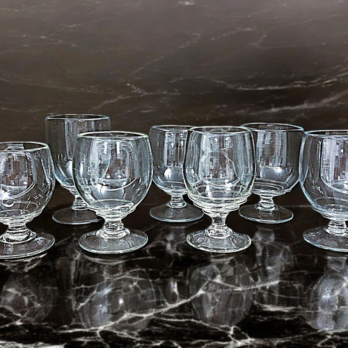 現品限り】蔓草飾りの足つきグラス ～ペルシャの手吹きガラス～ ワイン