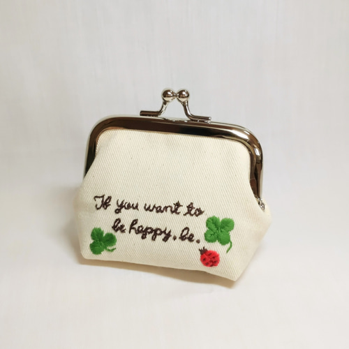 手刺繍＊英語フレーズのがま口ポーチ がま口 おまめのて 通販 18885087