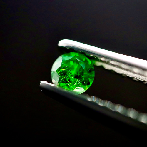 ロシア産 デマントイドガーネット ルース 0.116ct ソーティング
