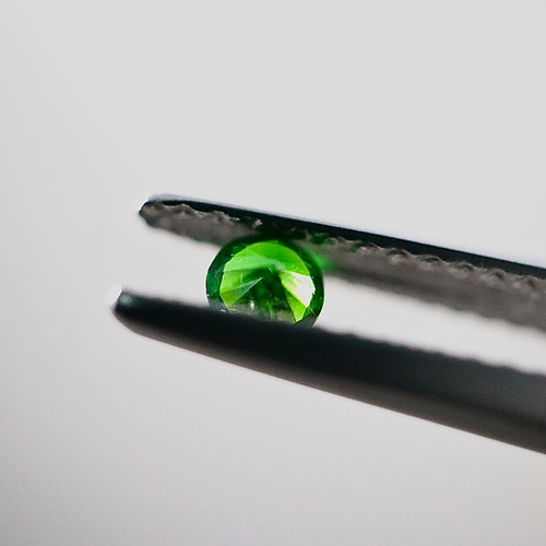 【ホーステールあり】ロシア産デマントイドガーネット（ソーティング付） ロシア産 デマントイドガーネット ルース 0.116ct ソーティング付き