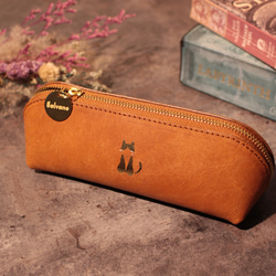 【チャーム付き】ふっくら本革ペンケース　箔押しネコ　箔押しパンダ　ブラウン　ダークブラウン　イタリアンレザー　革　筆箱 1枚目の画像