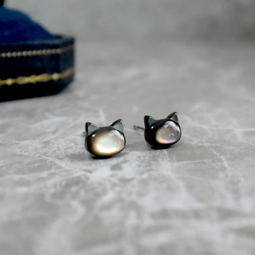 Silver925 ブラックシェルの猫ピアス ピアス（スタッド・一粒） Spica
