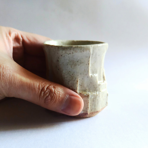 おちょこ 美濃焼のぐい呑み 面取り白志野ぐい呑み 日本酒が美味しい