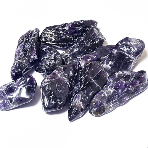 アメジストが怖い石は本当？｜高貴な紫色が魅せる神秘の紫水晶